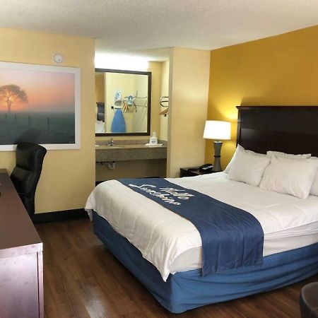 Days Inn By Wyndham King-Winston Salem Area Esterno foto